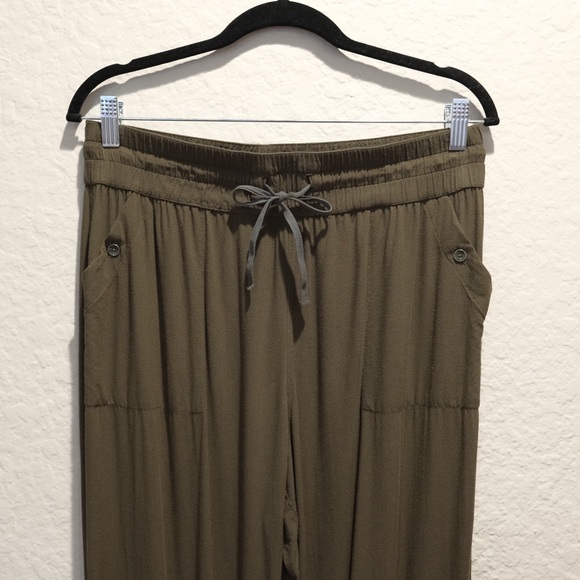 Tna Aritzia Rayon Joggers Size L Olive Green Lightweight Pockets Comfort - Picture 3 of 8